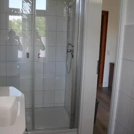 Alt-berliner Schwanenhof Og Links Appartement