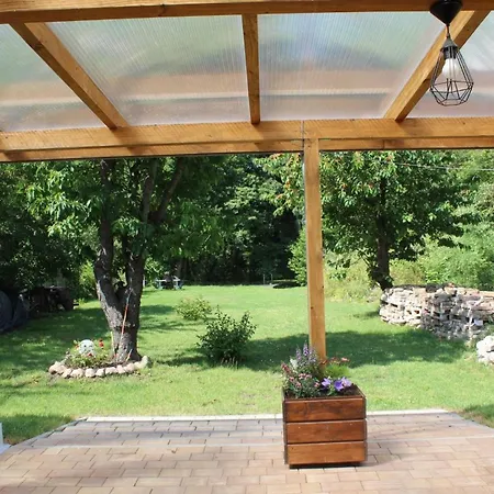 Alt-berliner Schwanenhof Og Links *