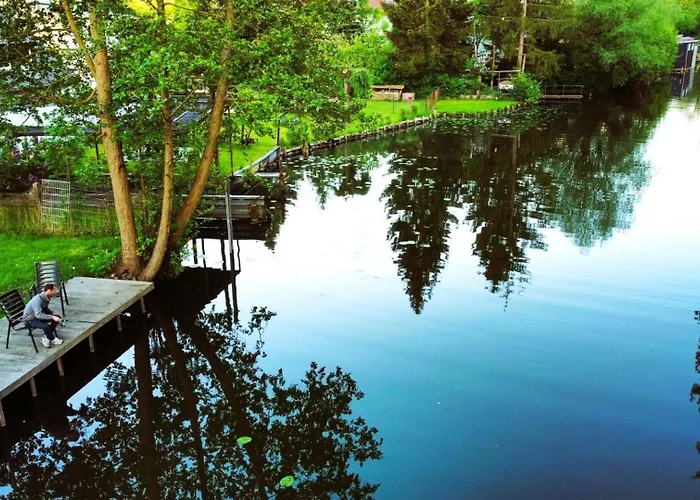 Lägenhet Alt-berliner Schwanenhof Og Links